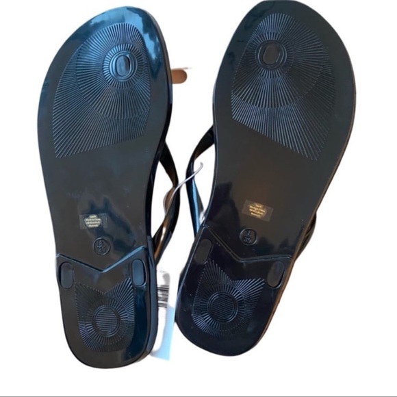 New Adorable Anna And Ava Black Flip Flops - Picture 3 of 3